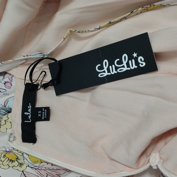 Lulus NWT Floral Print Puff Sleeves Crisscross Open Back Maxi Dress XS - Picture 15 of 15